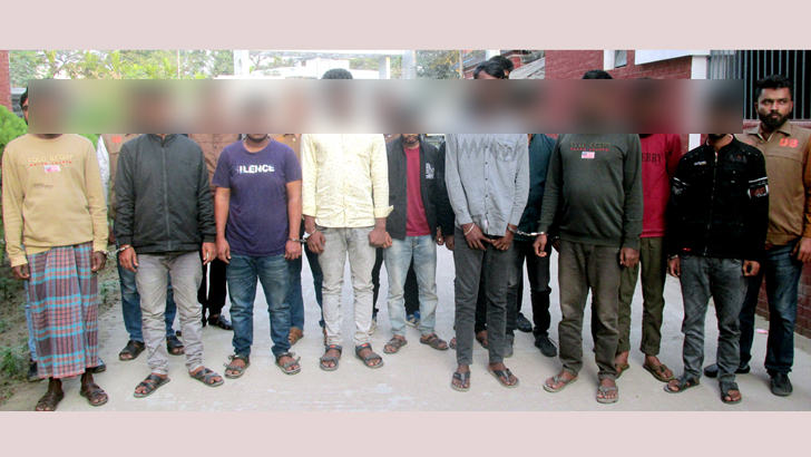 ময়মনসিংহে পর্নোগ্রাফি ডিভাইসসহ ১২ তরুণ গ্রেফতার