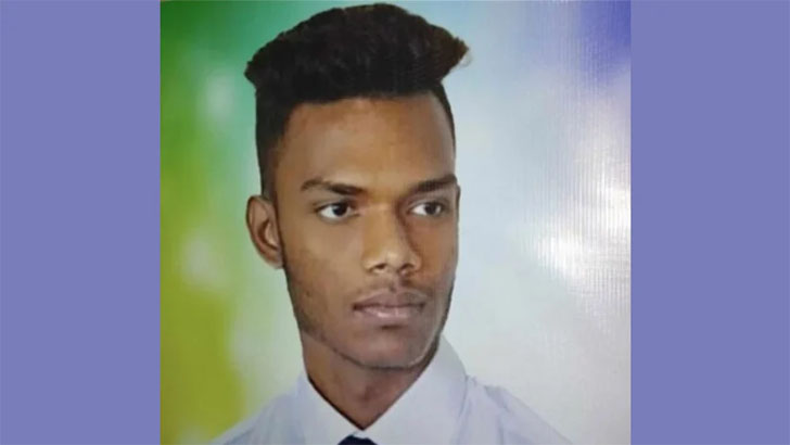 শিক্ষিকার সঙ্গে প্রেম ভেঙে যাওয়ায় ছাত্রের আত্মহত্যা