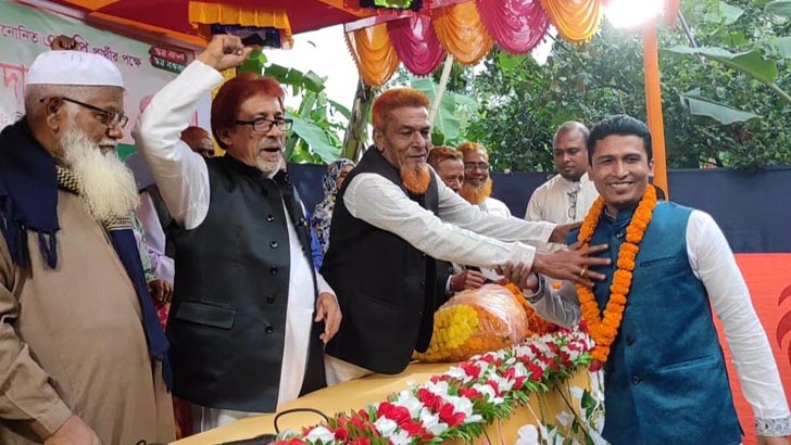 শতাধিক বিএনপি নেতাকর্মীর আ.লীগে যোগদান