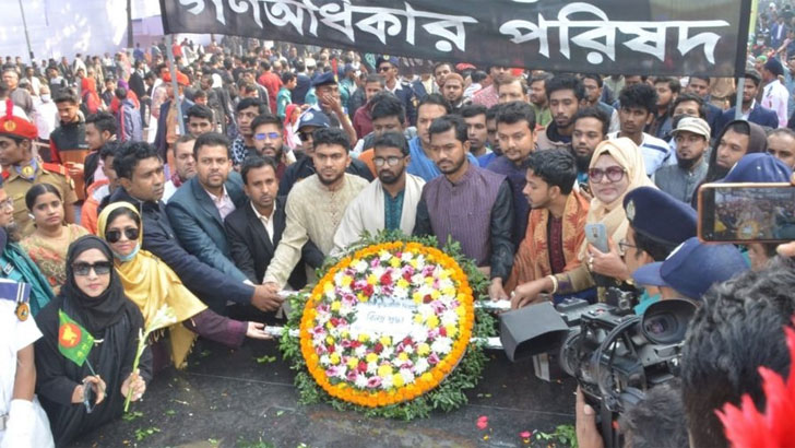 বুদ্ধিজীবীদের হত্যার পেছনে কারা ছিল বের করা দরকার: নুর