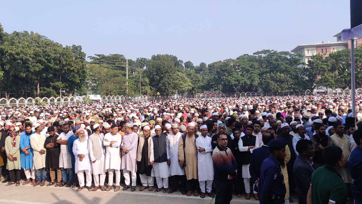 কুসিক মেয়র রিফাতের জানাজায় ছেলের ইমামতি