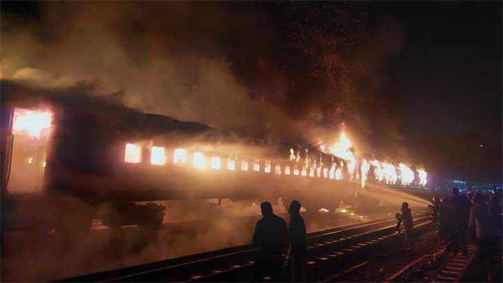 অগ্নিসন্ত্রাস-নাশকতা বন্ধের দাবি সুজনের