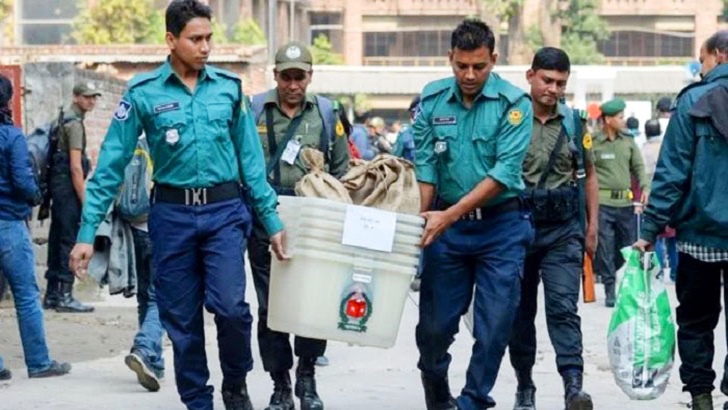 সিলেটের বিভিন্ন কেন্দ্রে ব্যালট পেপার প্রদান