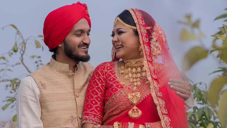 বিয়ের একগুচ্ছ ছবি মৌসুমীর, আর...