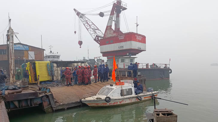 এখনো সন্ধান মেলেনি ডুবে যাওয়া ফেরির মাস্টারের