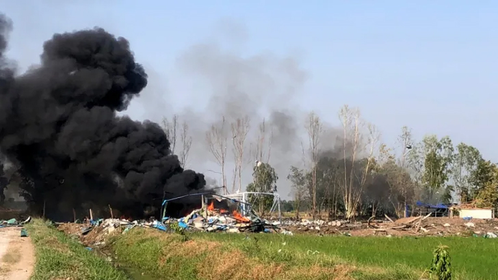 থাইল্যান্ডে আতশবাজির কারখানায় বিস্ফোরণে নিহত ২৩