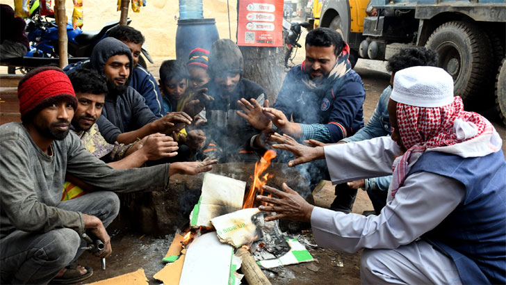 শীতে বিপর্যস্ত জনজীবন