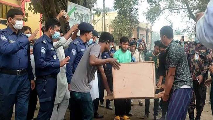 সীমান্তে নিহত বাংলাদেশি যুবকের লাশ ফেরত দিল বিএসএফ