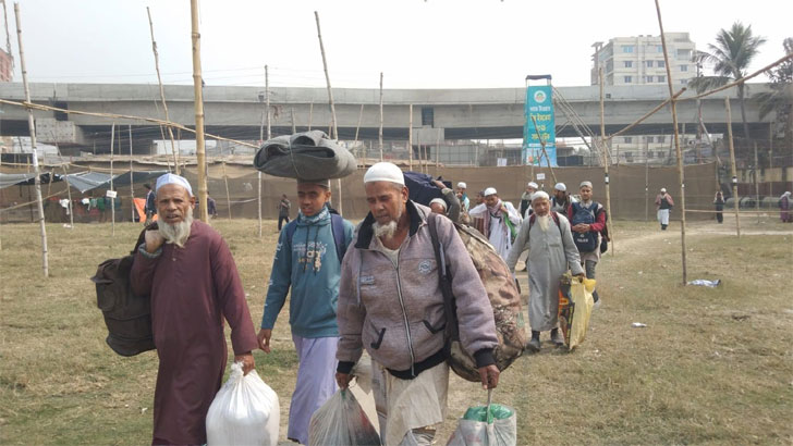 বিশ্ব ইজতেমায় দলে দলে আসছেন মুসল্লিরা