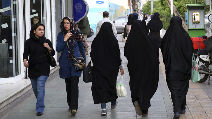 নারী পুরুষের এবং পুরুষ নারীর বেশ ধারণ কি জায়েজ?