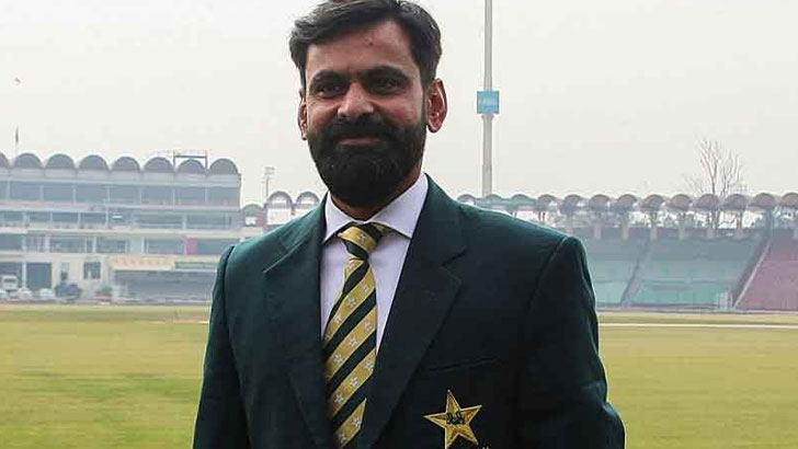 প্রশংসা করে হাফিজের চাকরি খেয়ে দিল পিসিবি