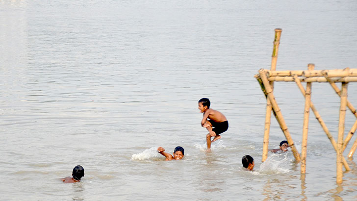 দেশের তাপমাত্রা ৪০ ডিগ্রি পর্যন্ত উঠতে পারে