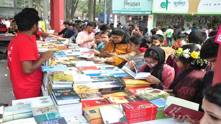 অমর একুশে বইমেলা: চিরচেনা সেই রূপে ফেরা