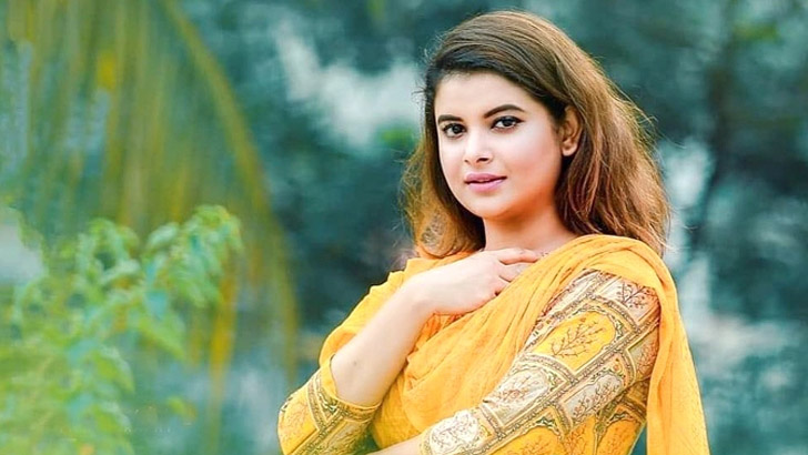 প্লিজ, এসব আর করবেন না: শবনম ফারিয়া