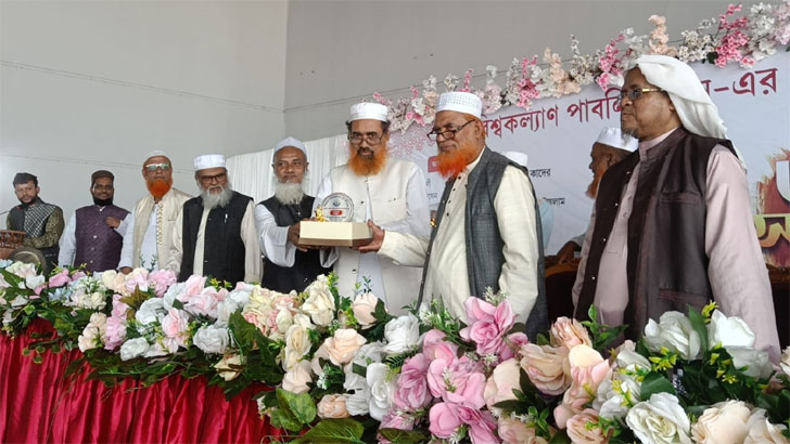 ২ যুগ পূর্তিতে লেখকদের সম্মাননা দিল বিশ্বকল্যাণ পাবলিকেশন্স