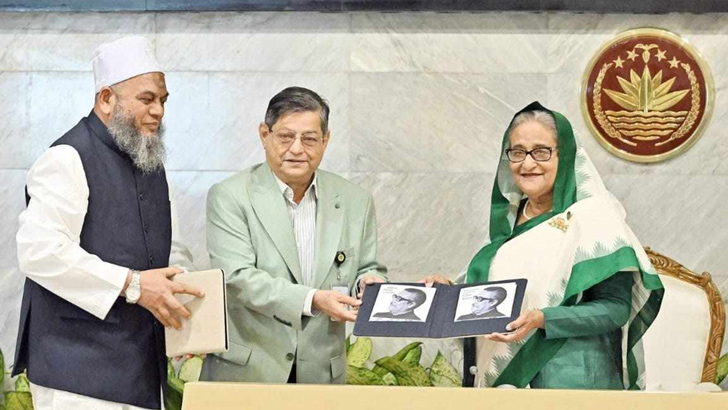 ‘জাতির পিতার সমাধিসৌধ’ গ্রন্থের মোড়ক উন্মোচন