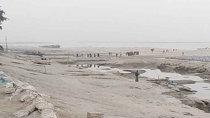 প্রমত্ত ব্রহ্মপুত্র এখন বালুচর বিলীন হচ্ছে শাখা নদনদী