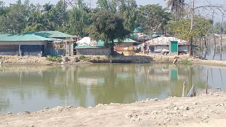 মধ্যরাতে মর্টারশেল বিস্ফোরণের শব্দে ঘুম ভেঙেছে সীমান্তবাসীর