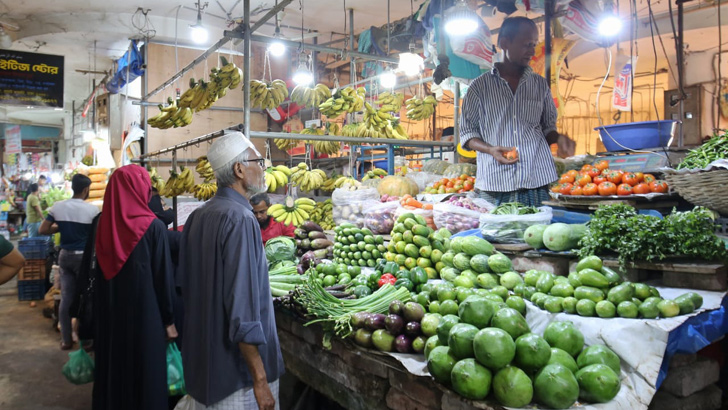 রোজার পণ্যে অগ্নিমূল্য অসহায় ভোক্তা