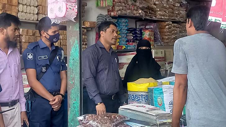 অভিযানের খবরে পেঁয়াজের দাম কমল ২৮ টাকা