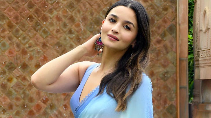 যেভাবে জন্মদিন কাটালেন আলিয়া
