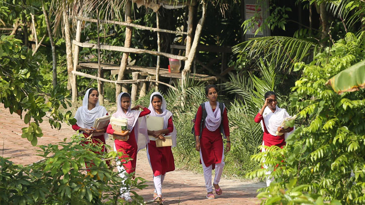 মাধ্যমিক শিক্ষার্থীরা প্রধানমন্ত্রীর শিক্ষা সহায়তা পাবে নগদে