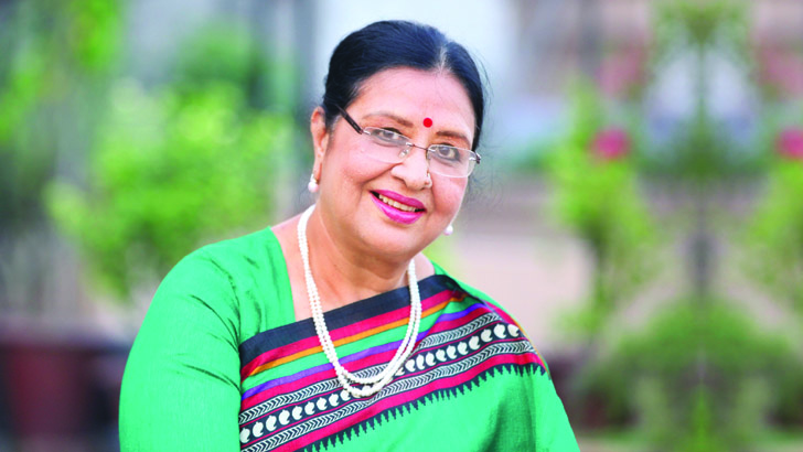 অবশেষে অনুমতি পাওয়ার পর পাকিস্তান গেলেন শবনম