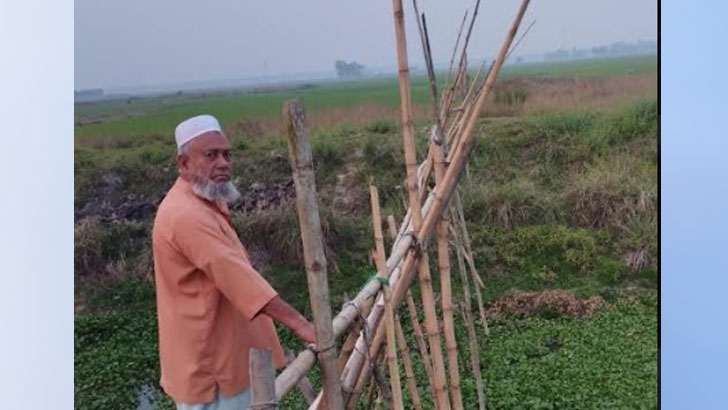 একটি ব্রিজের অভাবে ২০ গ্রামের মানুষের ভোগান্তি