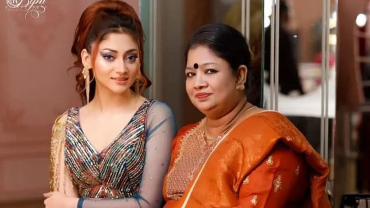 পূজা চেরির মায়ের প্রয়াণ