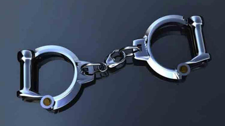 পুলিশ ফাঁড়ি থেকে হাতকড়া নিয়ে পালাল ২ চোর