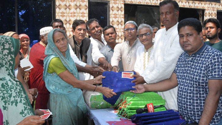 দোহারে  অ্যাডভোকেট সালমা ইসলাম এমপির ঈদ উপহার পেলেন ৫ হাজার পরিবার