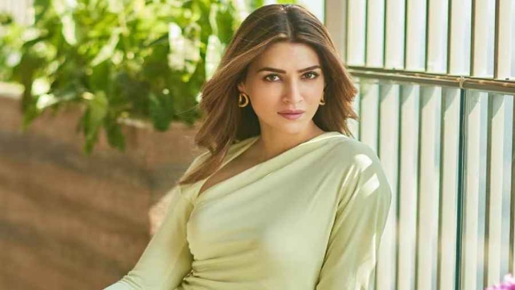 ‘অস্থির হয়ে পড়েছিলাম..’, বলিউড নিয়ে বিস্ফোরক মন্তব্য কৃতির