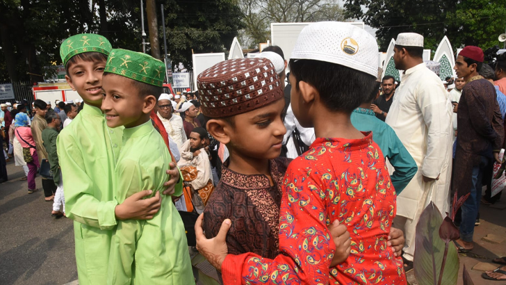 ঈদুল ফিতরের নামাজে দেশ ও জাতির কল্যাণ কামনায় দোয়া