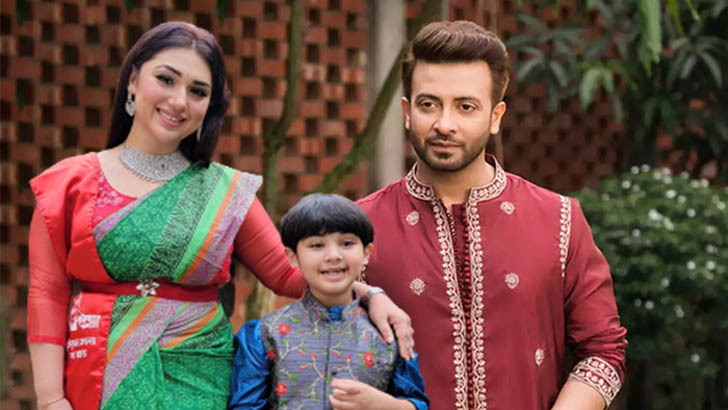 ছেলেকে বিদেশে পাঠাচ্ছেন শাকিব-অপু