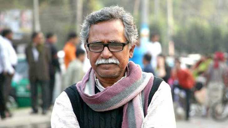 ট্রেন থেকে নামার সময় আনু মুহাম্মদের পায়ের আঙুল বিচ্ছিন্ন