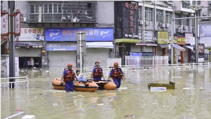 শতাব্দীর ভয়াবহ বন্যার কবলে চীন