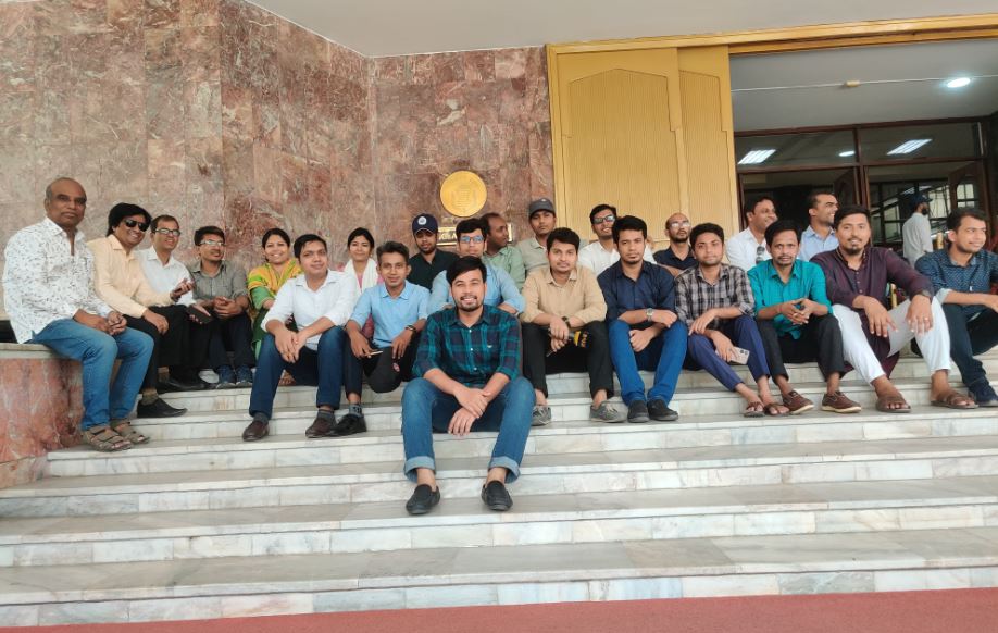 বাংলাদেশ ব্যাংকে সাংবাদিক প্রবেশে কড়াকড়ি, প্রতিবাদে অবস্থান কর্মসূচি