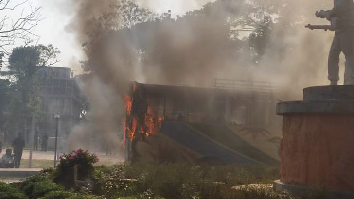 চুয়েট বন্ধ, হল ত্যাগের নির্দেশ