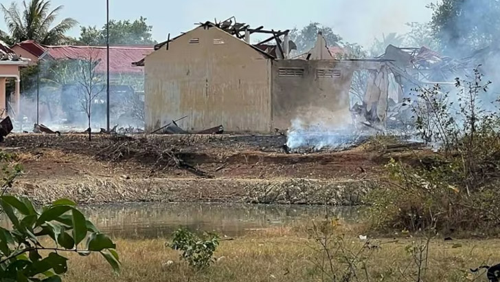 কম্বোডিয়ায় ঘাঁটিতে বিস্ফোরণ, ২০ সেনা নিহত