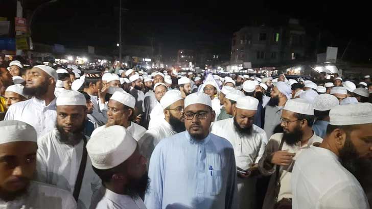 মামুনুল হকের মুক্তির খবরে কাশিমপুর কারাগারের সামনে সমর্থকদের ভিড়