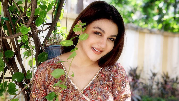 শ্যামাকাব্য’র প্রশংসায় পঞ্চমুখ জয়া