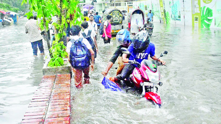 কালবৈশাখী ও বজ্রপাতে ১০ জনের মৃত্যু