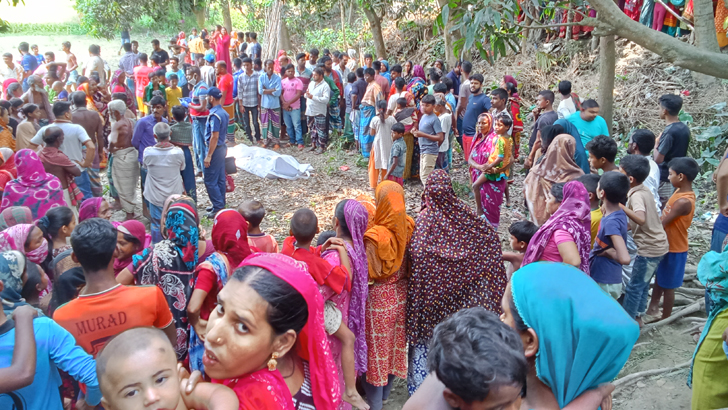 ধানখেতে মিলল গলায় পায়জামা বাঁধা লায়লার লাশ