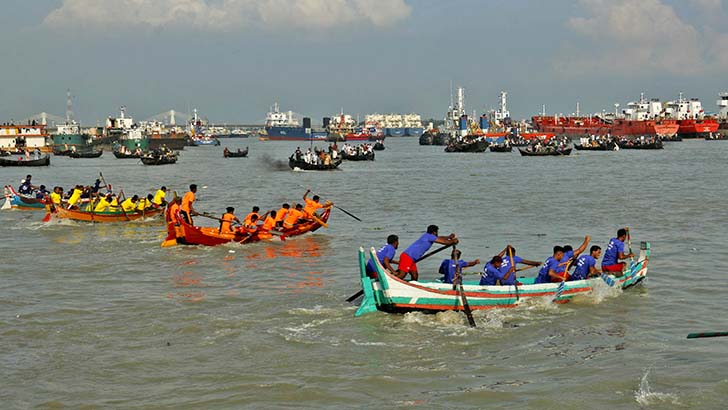 কর্ণফুলী রক্ষার দাবিতে বর্ণিল সাম্পান বাইচ