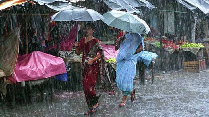 বৃষ্টির সময় নিরাপদে থাকতে যা করবেন