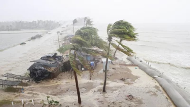 ধেয়ে আসছে ঘূর্ণিঝড় ‘রেমাল’, আছড়ে পড়তে পারে আইলার সেই ভয়াল দিনে