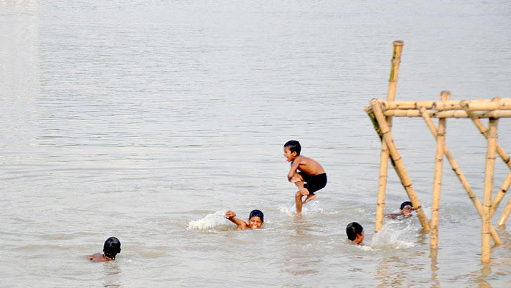 ৫৮ জেলায় বইছে তাপপ্রবাহ, আরও বিস্তারের শঙ্কা