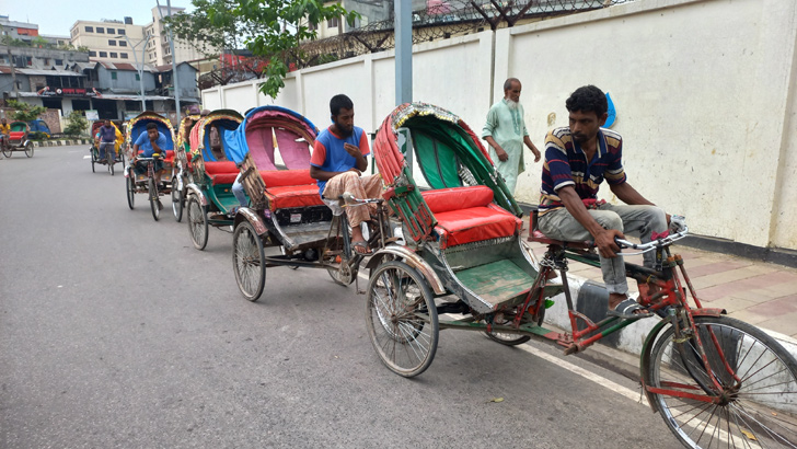 রাজধানীতে দাপটে চলছে ব্যাটারির রিকশা