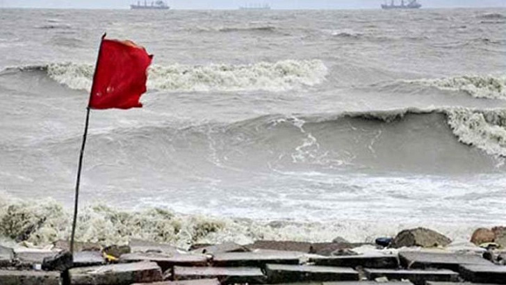 সমুদ্র বন্দরগুলোতে ৩ নম্বর সতর্ক সংকেত