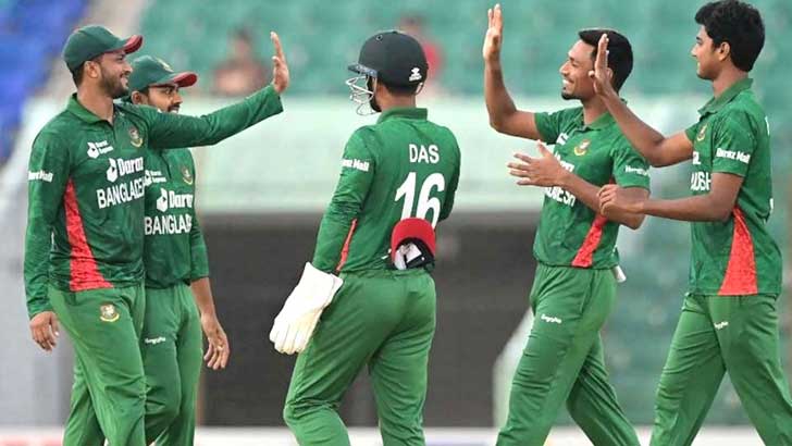 মোস্তাফিজের রেকর্ড গড়া ম্যাচে ১০ উইকেটে জিতল বাংলাদেশ